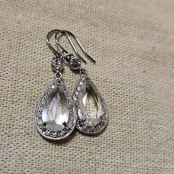 Vintage Monet Teardrop Boho Crystal Drop Silver Tone Chandelier Earrings - Picture 6 of 6